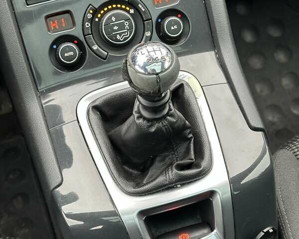 Пежо 5008, объемом двигателя 1.6 л и пробегом 195 тыс. км за 6600 $, фото 23 на Automoto.ua
