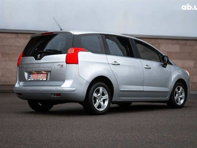 Пежо 5008, объемом двигателя 1.6 л и пробегом 243 тыс. км за 9500 $, фото 2 на Automoto.ua