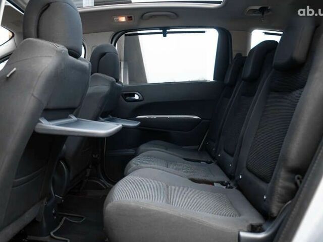 Пежо 5008, объемом двигателя 1.6 л и пробегом 243 тыс. км за 9500 $, фото 12 на Automoto.ua