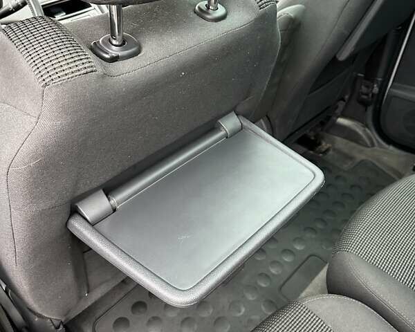 Пежо 5008, объемом двигателя 1.6 л и пробегом 195 тыс. км за 6600 $, фото 17 на Automoto.ua