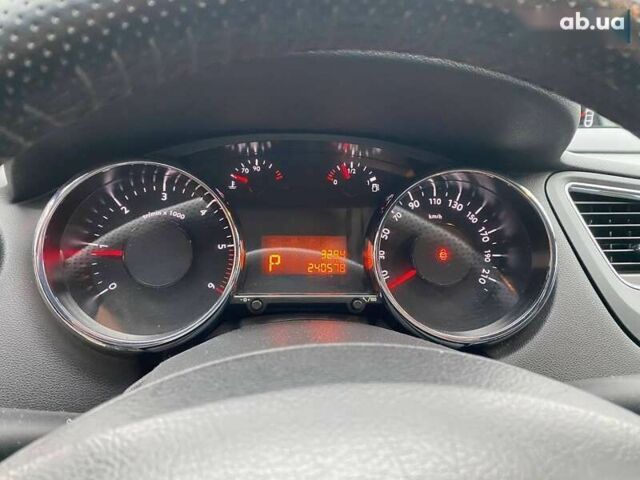 Пежо 5008, объемом двигателя 2 л и пробегом 240 тыс. км за 11600 $, фото 12 на Automoto.ua