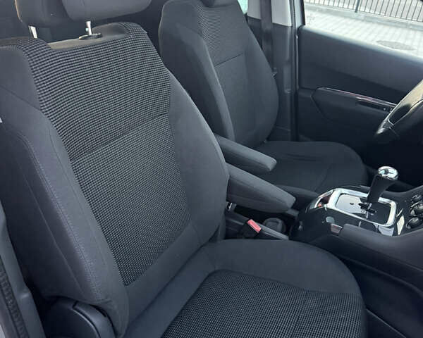 Пежо 5008, объемом двигателя 1.56 л и пробегом 208 тыс. км за 9650 $, фото 28 на Automoto.ua