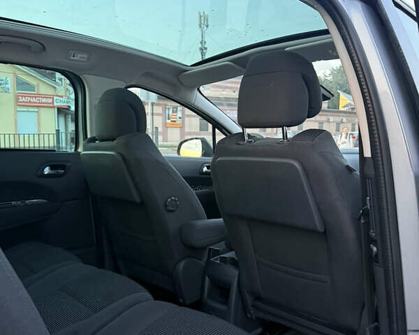 Пежо 5008, объемом двигателя 1.56 л и пробегом 208 тыс. км за 9650 $, фото 23 на Automoto.ua