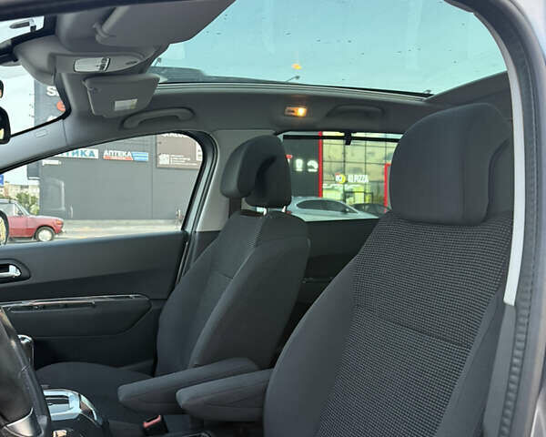 Пежо 5008, объемом двигателя 1.56 л и пробегом 208 тыс. км за 9650 $, фото 32 на Automoto.ua