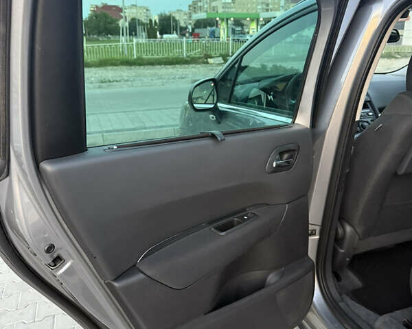 Пежо 5008, объемом двигателя 1.56 л и пробегом 208 тыс. км за 9650 $, фото 22 на Automoto.ua