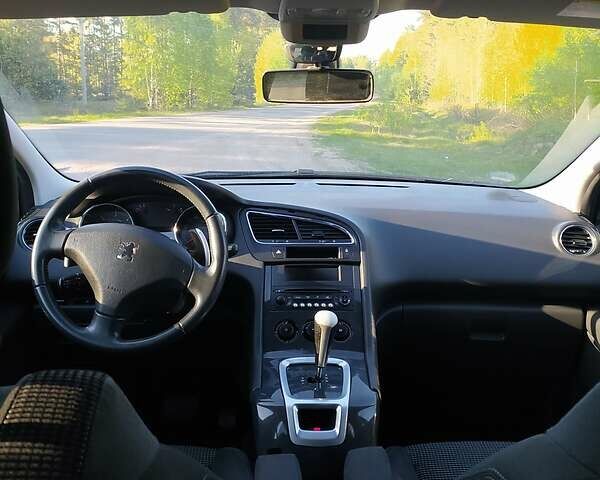 Пежо 5008, об'ємом двигуна 1.6 л та пробігом 232 тис. км за 7599 $, фото 3 на Automoto.ua