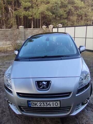 Пежо 5008, об'ємом двигуна 1.6 л та пробігом 211 тис. км за 7300 $, фото 5 на Automoto.ua