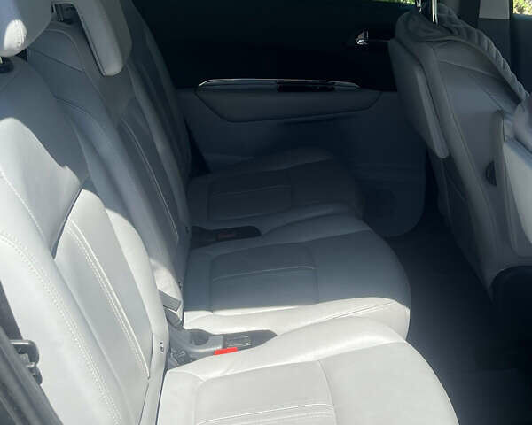 Пежо 5008, объемом двигателя 1.6 л и пробегом 220 тыс. км за 7000 $, фото 4 на Automoto.ua