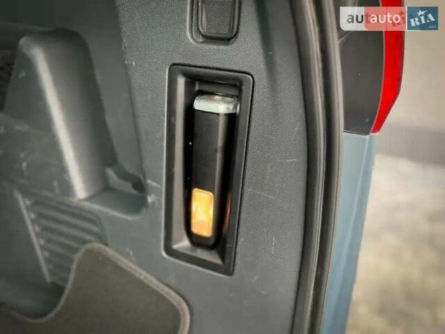 Пежо 5008, объемом двигателя 1.6 л и пробегом 240 тыс. км за 6000 $, фото 32 на Automoto.ua