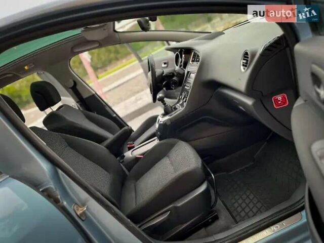 Пежо 5008, объемом двигателя 1.6 л и пробегом 240 тыс. км за 6000 $, фото 22 на Automoto.ua