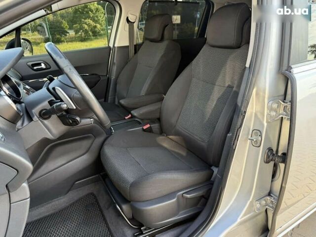 Пежо 5008, объемом двигателя 1.6 л и пробегом 253 тыс. км за 6300 $, фото 24 на Automoto.ua