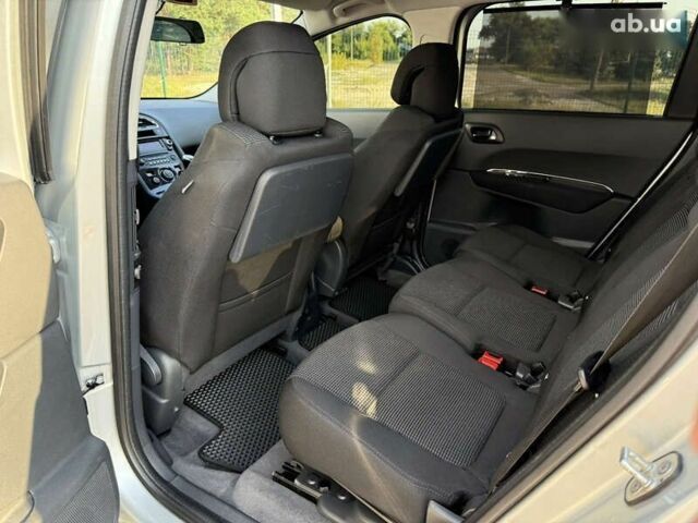 Пежо 5008, объемом двигателя 1.6 л и пробегом 253 тыс. км за 6300 $, фото 25 на Automoto.ua