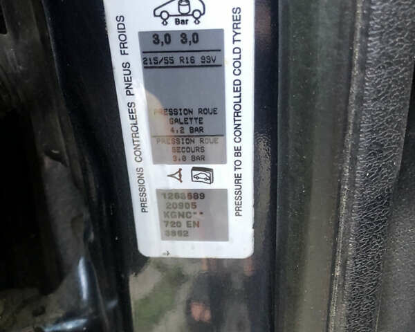 Пежо 5008, объемом двигателя 1.6 л и пробегом 273 тыс. км за 6900 $, фото 13 на Automoto.ua