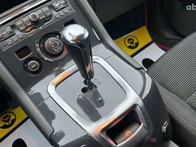 Пежо 5008, объемом двигателя 1.6 л и пробегом 254 тыс. км за 10500 $, фото 15 на Automoto.ua