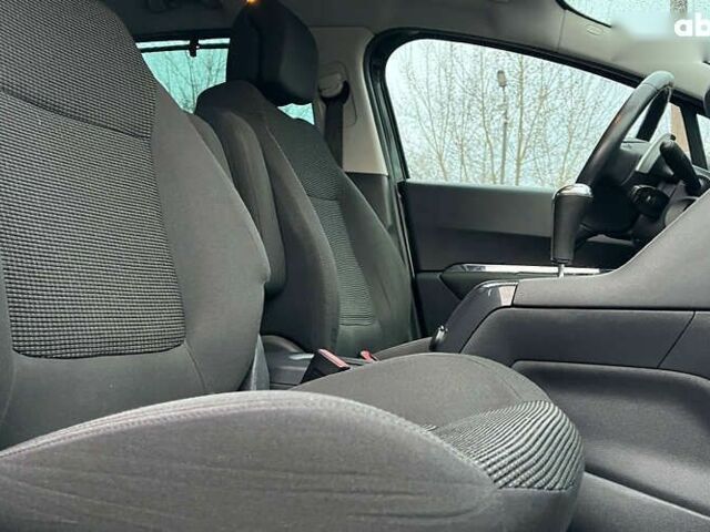 Пежо 5008, объемом двигателя 1.6 л и пробегом 254 тыс. км за 9999 $, фото 23 на Automoto.ua