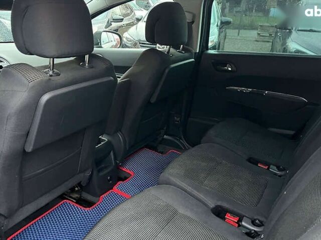 Пежо 5008, объемом двигателя 1.6 л и пробегом 254 тыс. км за 10500 $, фото 11 на Automoto.ua