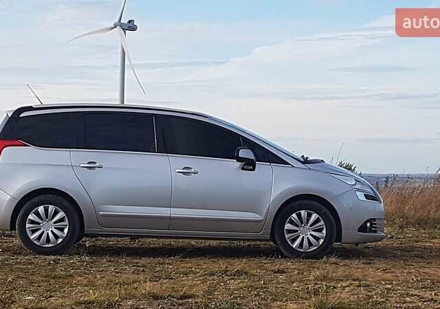 Пежо 5008, об'ємом двигуна 2 л та пробігом 267 тис. км за 9700 $, фото 5 на Automoto.ua