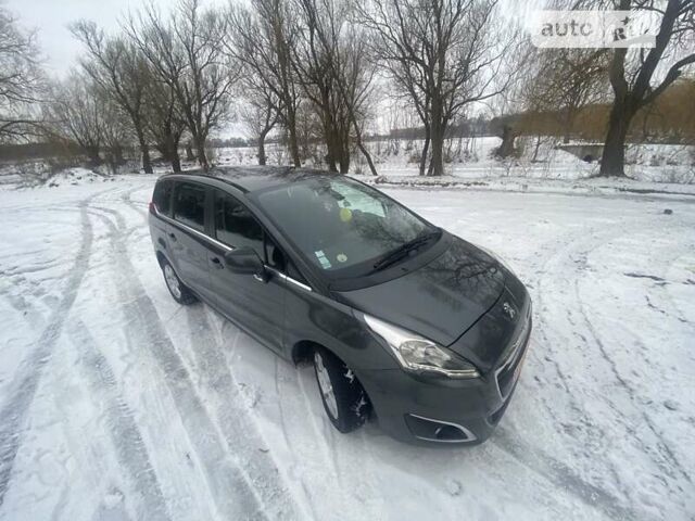 Пежо 5008, об'ємом двигуна 1.6 л та пробігом 217 тис. км за 10700 $, фото 16 на Automoto.ua