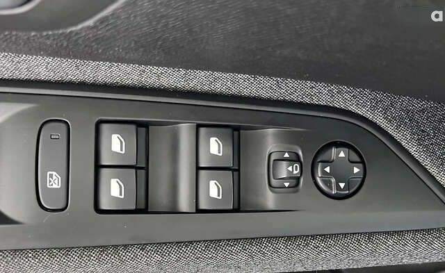 Пежо 5008, об'ємом двигуна 1.5 л та пробігом 152 тис. км за 20850 $, фото 8 на Automoto.ua