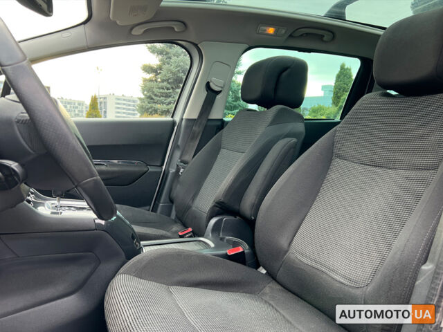 Серый Пежо 5008, объемом двигателя 2 л и пробегом 326 тыс. км за 8600 $, фото 16 на Automoto.ua