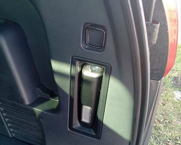 Сірий Пежо 5008, об'ємом двигуна 1.56 л та пробігом 283 тис. км за 6500 $, фото 10 на Automoto.ua