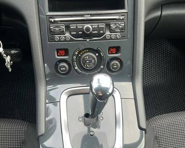 Сірий Пежо 5008, об'ємом двигуна 1.6 л та пробігом 249 тис. км за 6400 $, фото 14 на Automoto.ua