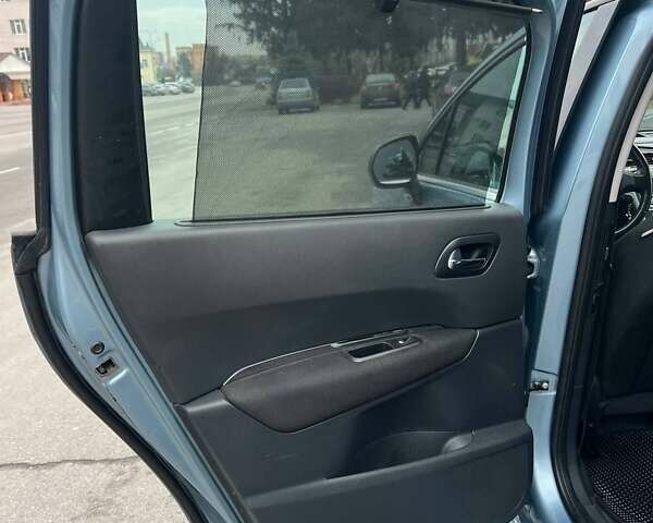 Сірий Пежо 5008, об'ємом двигуна 1.6 л та пробігом 249 тис. км за 6400 $, фото 18 на Automoto.ua