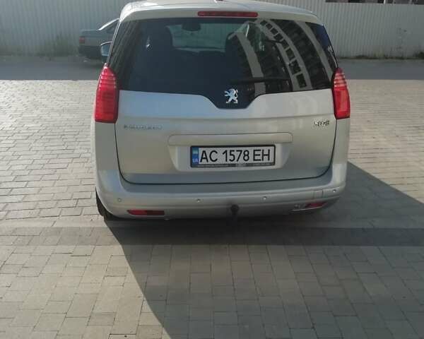 Серый Пежо 5008, объемом двигателя 1.6 л и пробегом 253 тыс. км за 6999 $, фото 4 на Automoto.ua