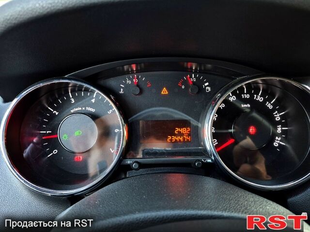 Серый Пежо 5008, объемом двигателя 1.6 л и пробегом 235 тыс. км за 7200 $, фото 2 на Automoto.ua