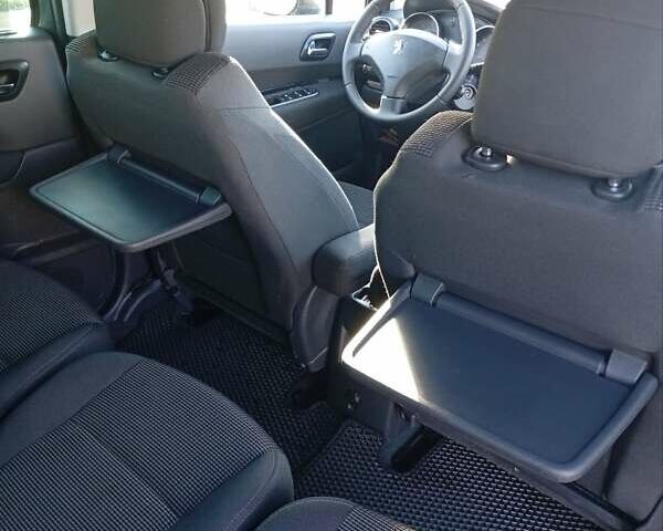 Сірий Пежо 5008, об'ємом двигуна 1.56 л та пробігом 283 тис. км за 6500 $, фото 13 на Automoto.ua