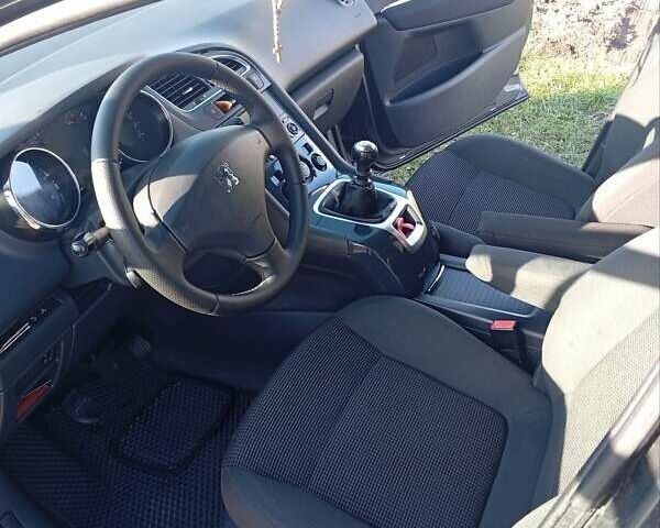 Сірий Пежо 5008, об'ємом двигуна 1.56 л та пробігом 283 тис. км за 6500 $, фото 7 на Automoto.ua