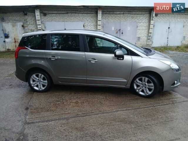 Сірий Пежо 5008, об'ємом двигуна 1.6 л та пробігом 238 тис. км за 6450 $, фото 11 на Automoto.ua