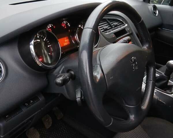 Сірий Пежо 5008, об'ємом двигуна 1.6 л та пробігом 238 тис. км за 6450 $, фото 14 на Automoto.ua