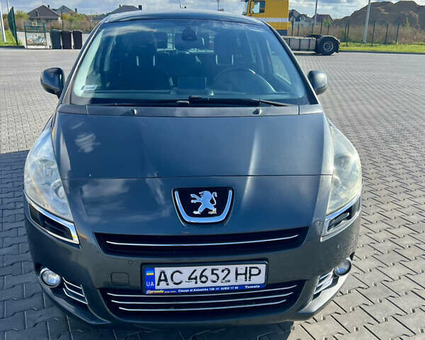Пежо 5008 2009 в Луцке на Automoto.ua Серый Пежо 5008, объемом двигателя 1.6 л и пробегом 244 тыс. км за 5350 $, фото 1 на Automoto.ua