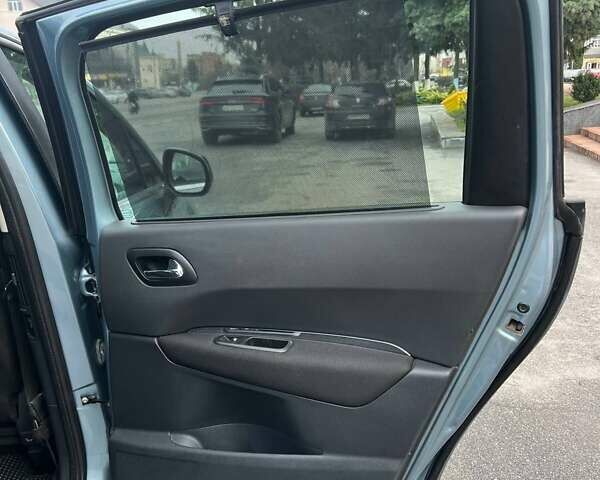 Сірий Пежо 5008, об'ємом двигуна 1.6 л та пробігом 249 тис. км за 6400 $, фото 29 на Automoto.ua
