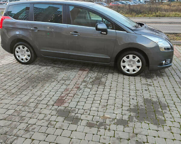 Сірий Пежо 5008, об'ємом двигуна 1.56 л та пробігом 284 тис. км за 6650 $, фото 1 на Automoto.ua