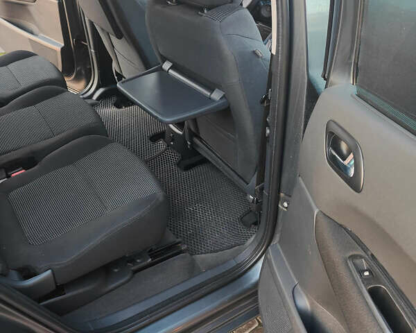 Сірий Пежо 5008, об'ємом двигуна 1.56 л та пробігом 284 тис. км за 6650 $, фото 12 на Automoto.ua