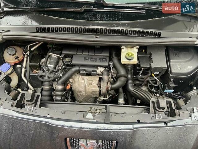 Серый Пежо 5008, объемом двигателя 1.56 л и пробегом 210 тыс. км за 8900 $, фото 11 на Automoto.ua