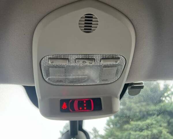 Сірий Пежо 5008, об'ємом двигуна 1.6 л та пробігом 249 тис. км за 6400 $, фото 16 на Automoto.ua