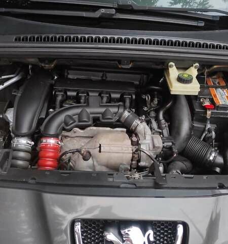 Сірий Пежо 5008, об'ємом двигуна 1.6 л та пробігом 174 тис. км за 6400 $, фото 12 на Automoto.ua