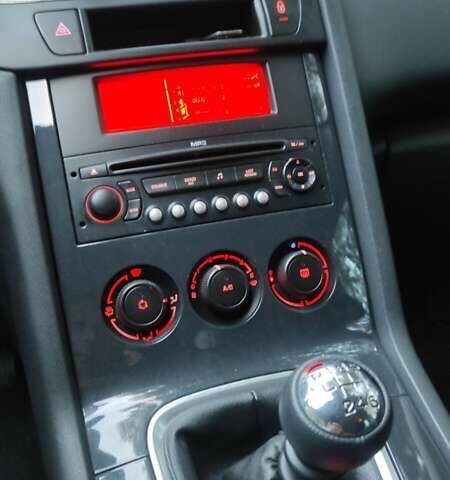 Сірий Пежо 5008, об'ємом двигуна 1.6 л та пробігом 174 тис. км за 6400 $, фото 3 на Automoto.ua