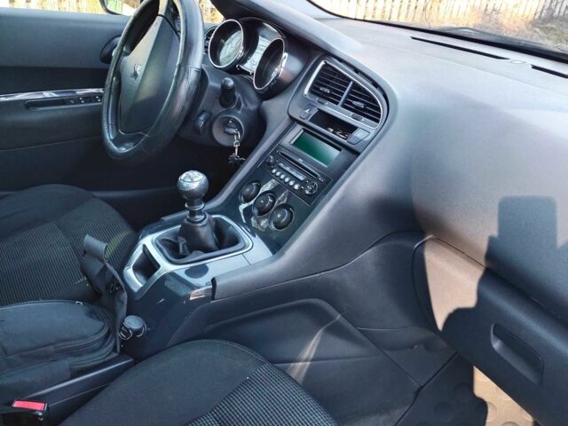 Пежо 5008 2009 в Малине на Automoto.ua Серый Пежо 5008, объемом двигателя 0 л и пробегом 1000 тыс. км за 5500 $, фото 2 на Automoto.ua