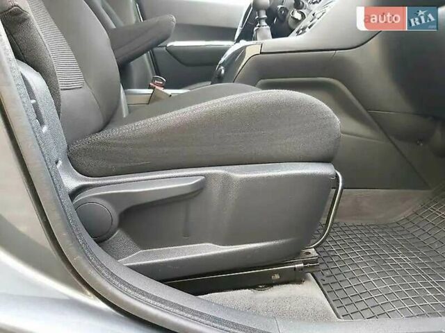 Пежо 5008 2009 в Ивано-Франковске на Automoto.ua Серый Пежо 5008, объемом двигателя 1.6 л и пробегом 146 тыс. км за 7500 $, фото 5 на Automoto.ua