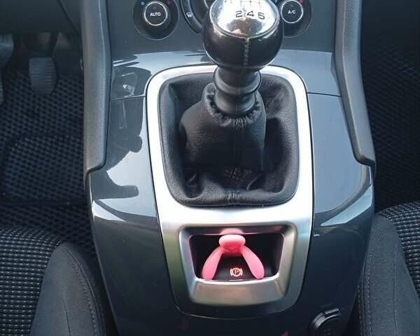 Сірий Пежо 5008, об'ємом двигуна 1.56 л та пробігом 283 тис. км за 6500 $, фото 15 на Automoto.ua