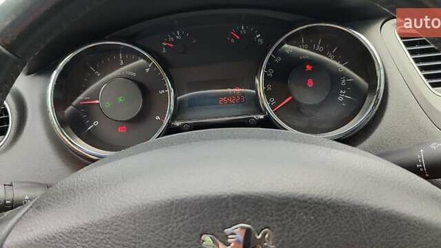 Сірий Пежо 5008, об'ємом двигуна 1.56 л та пробігом 254 тис. км за 7450 $, фото 19 на Automoto.ua