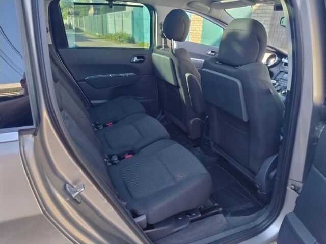 Сірий Пежо 5008, об'ємом двигуна 1.6 л та пробігом 215 тис. км за 7300 $, фото 7 на Automoto.ua