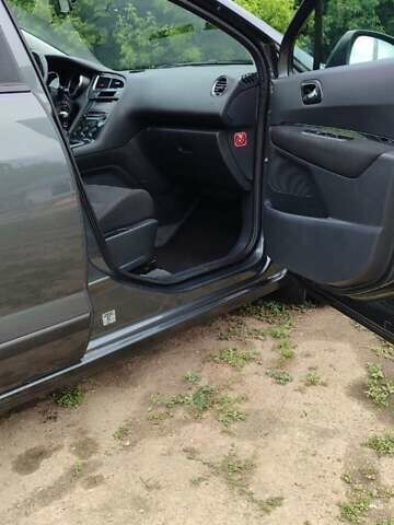 Сірий Пежо 5008, об'ємом двигуна 1.56 л та пробігом 254 тис. км за 7450 $, фото 29 на Automoto.ua