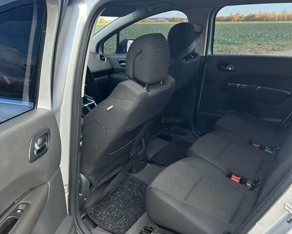 Пежо 5008 2010 в Ивано-Франковске на Automoto.ua Серый Пежо 5008, объемом двигателя 1.56 л и пробегом 227 тыс. км за 8100 $, фото 2 на Automoto.ua