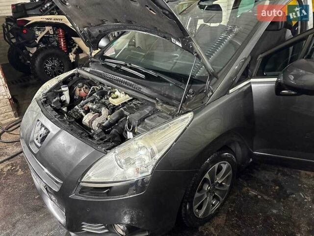 Серый Пежо 5008, объемом двигателя 1.6 л и пробегом 179 тыс. км за 6500 $, фото 13 на Automoto.ua