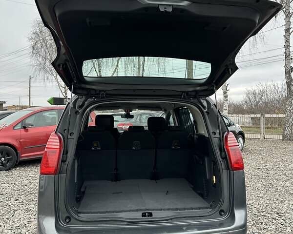 Серый Пежо 5008, объемом двигателя 1.6 л и пробегом 280 тыс. км за 7800 $, фото 16 на Automoto.ua